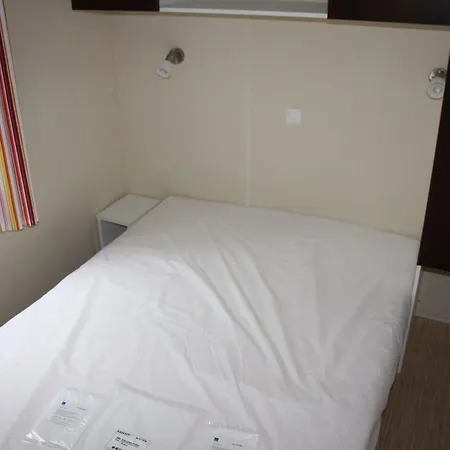 Mobil-home Avec Terrasse Pour 6 Personnes - Api-1-52-1359