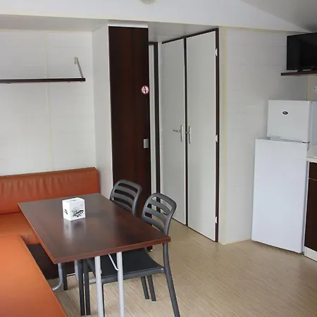 Mobil-home Avec Terrasse Pour 6 Personnes - Api-1-52-1359 Commequiers