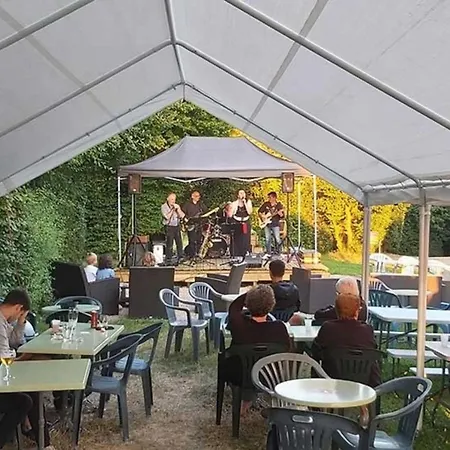 Mobil-home Avec Terrasse Pour 6 Personnes - Api-1-52-1359 *